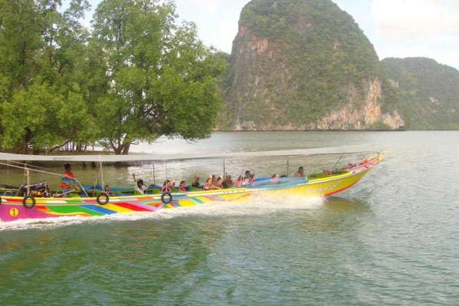 James Bond Tour Long tail Boat