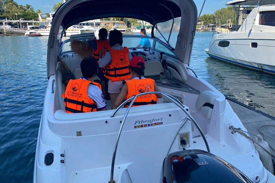 Private VIP Speed Boat Charter Max 3 Persons