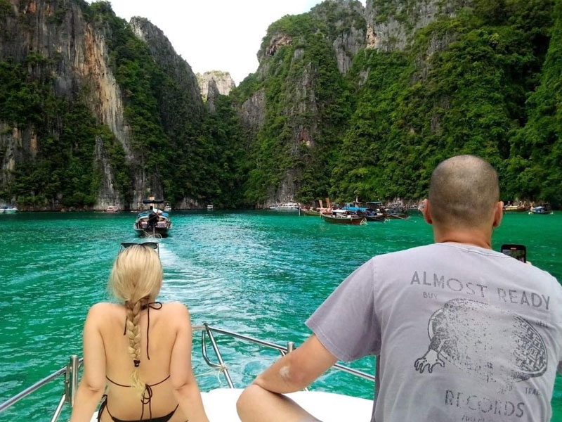 Private Speed Boat Charter Max 20 Persons