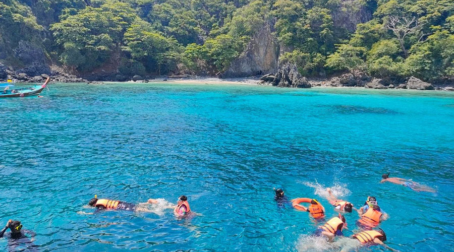 Private Catamaran to Coral Island